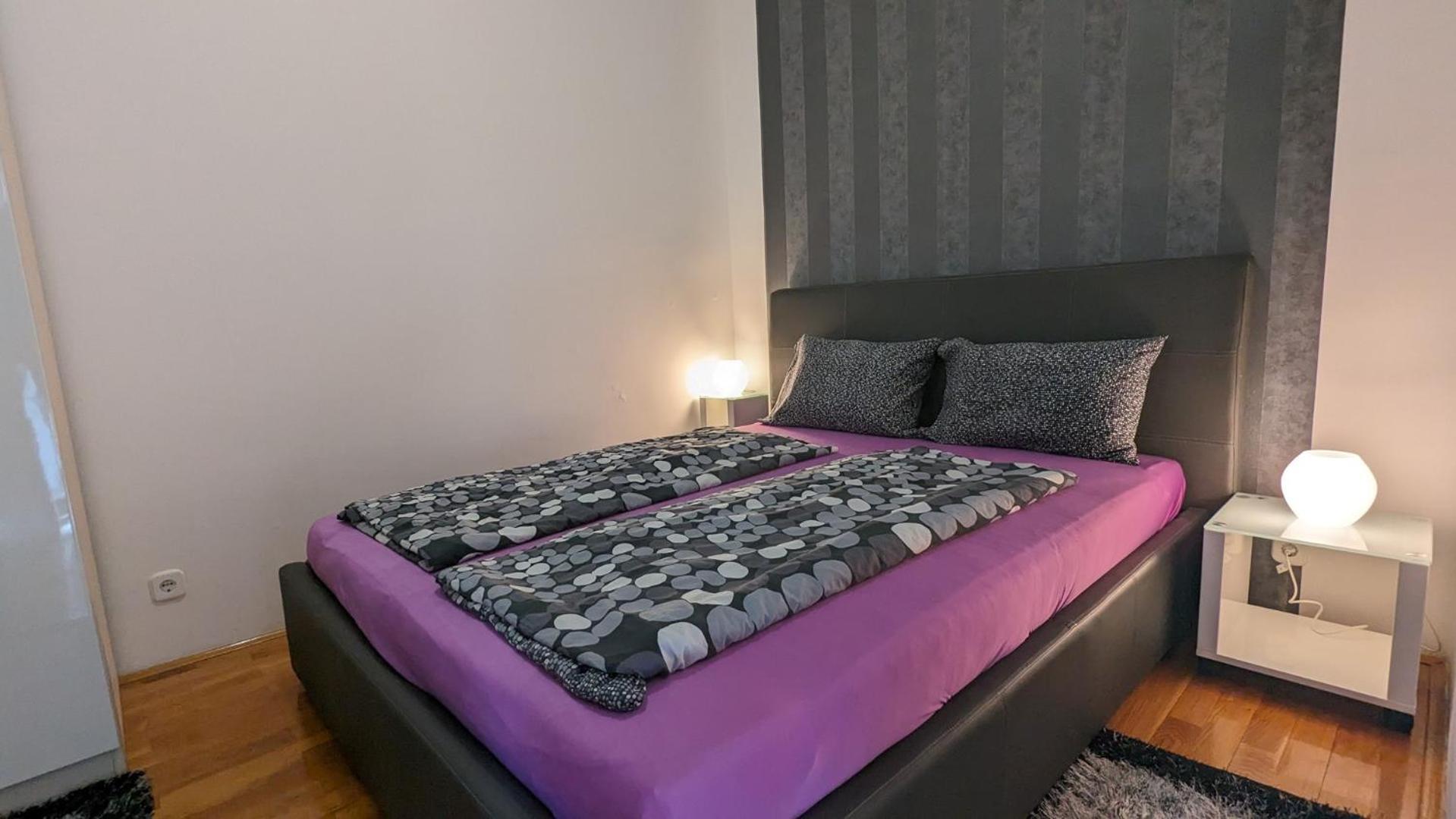 Vikendica Kartal In The Center Of Near The Beach *